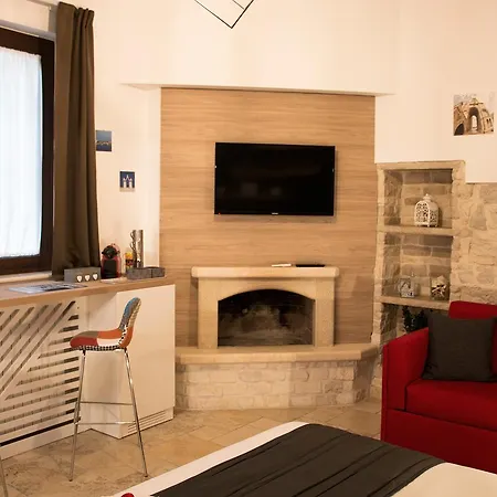 La Cattedrale Dai Tetti 4* トラーニ